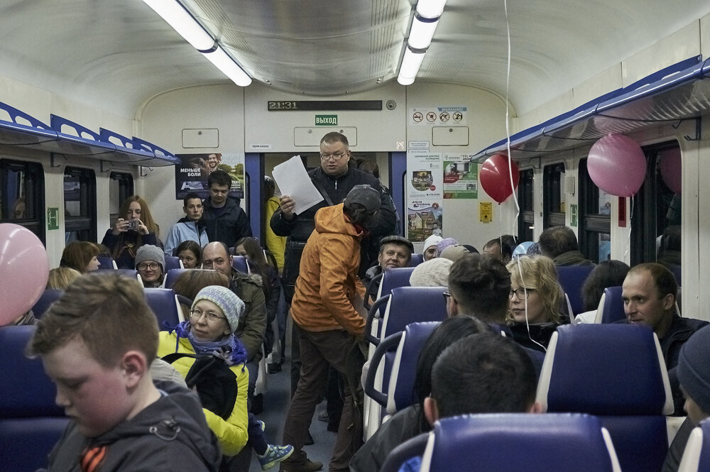 Дубна москва сегодня. Дубна электричка. Электричка Москва Дубна. Последняя электричка. Дубна Москва.