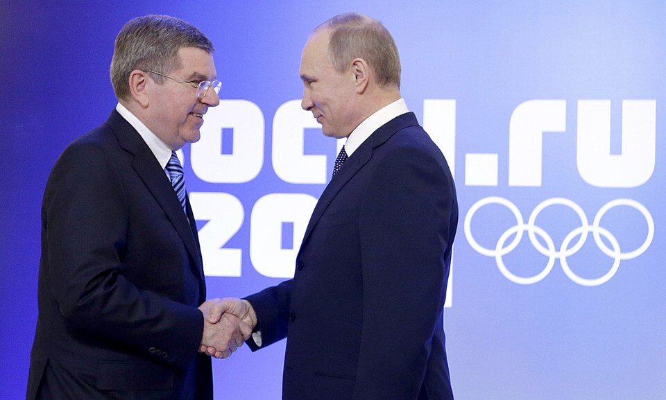 Томас Бах с 2013 года возглавляет международный Олимпийский Комитет. А с 3014 года олимпийское движение сотрясают допинговые скандалы, связанные, в первую очередь, с Россией.-2