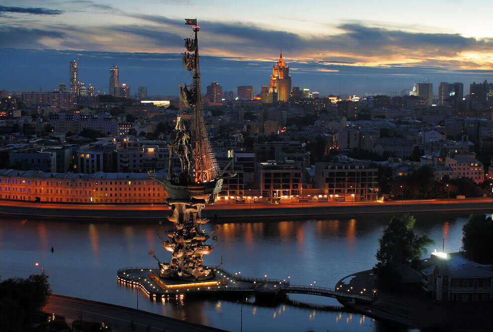 Фотография памятника Петру 1 в Москве