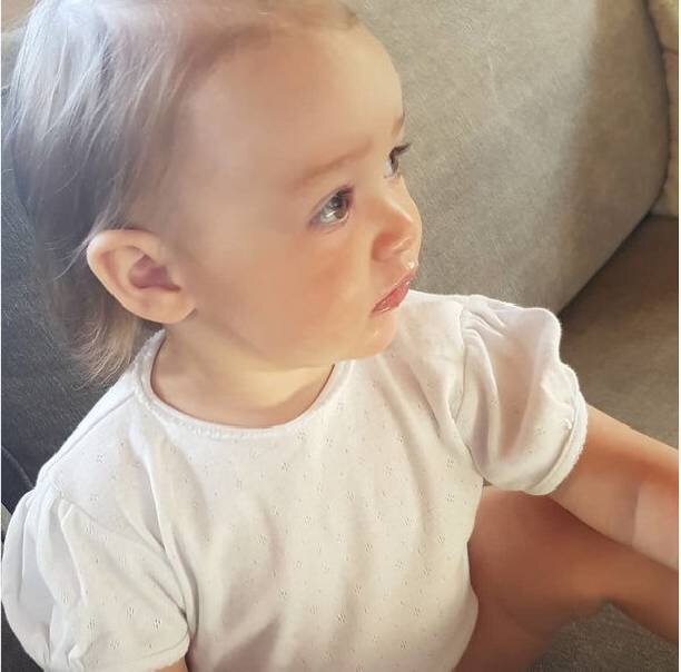 «Люббббббооовьььь», — написала под фотографией Акиньшина.