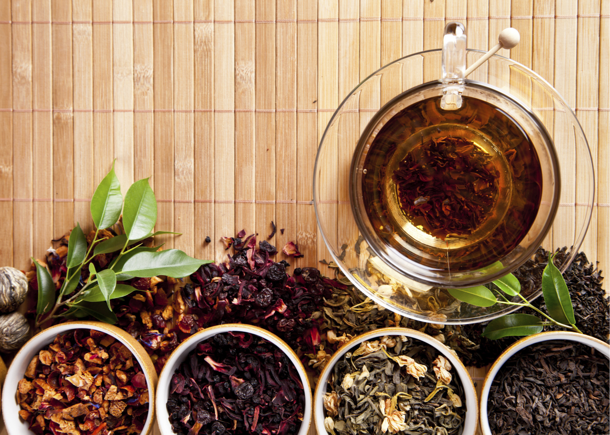 Не все задумываются о том, что разные сорта чая следует заваривать и пить совершенно по-разному. 