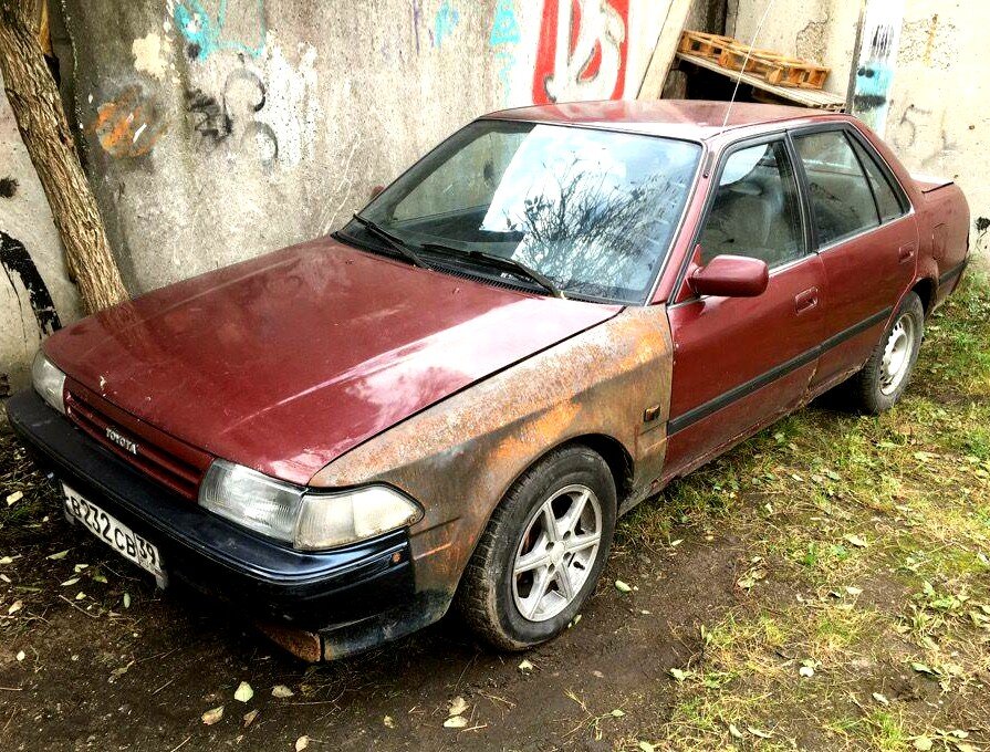 Toyota Carina II на бодром ходу после 5 лет простоя.
