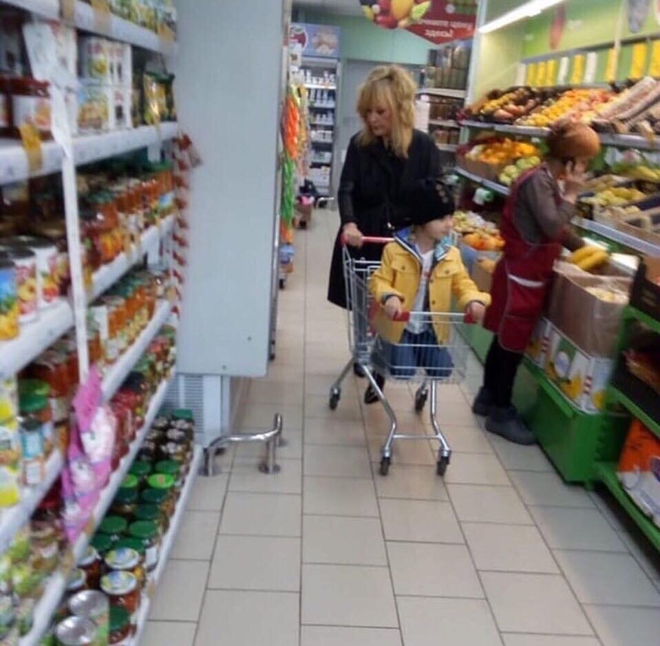 Алла Пугачёва в пятёрочке