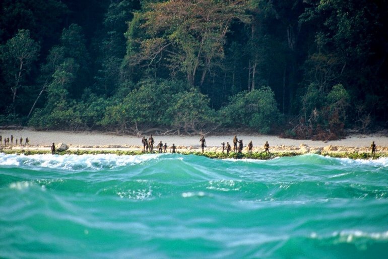Остров Северный Сентинел – один из Андаманских островов, расположенных в Бенгальском заливе.