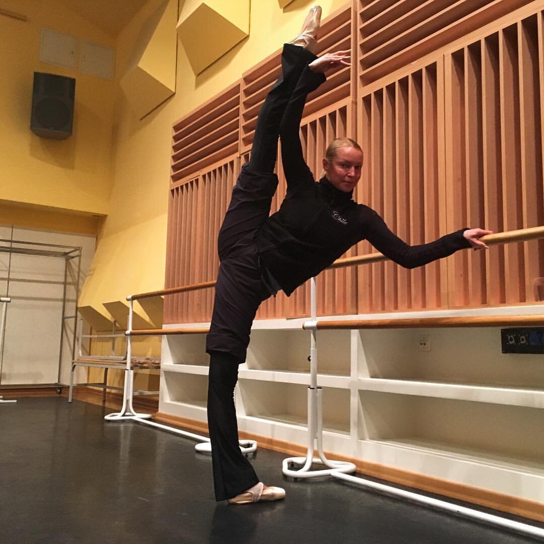 20 января, заслуженная артистка РФ Анастасия Волочкова отпраздновала своё 43-летие. Известная балерина рассказала, с кем отметила свой день рождения.​