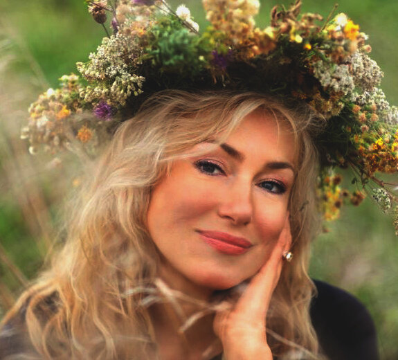 Мария Шукшина ей будет только 49