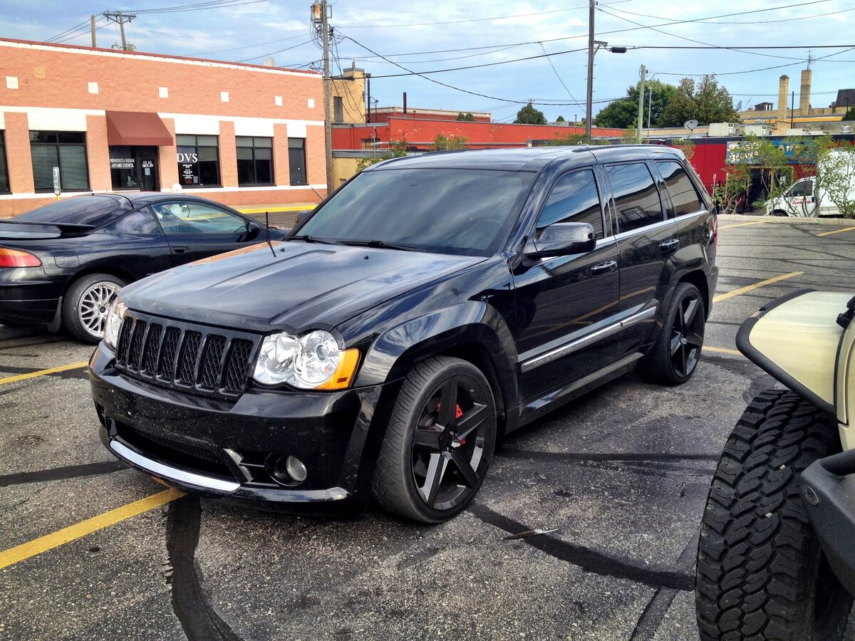 Jeep Grand Cherokee SRT8 (420 л.с.)