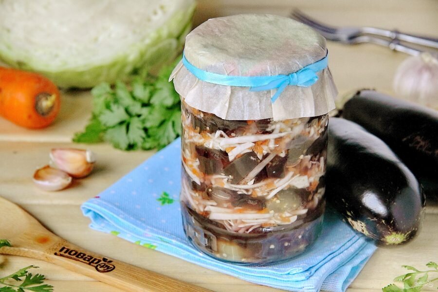 Салат "Царский" с баклажанами и капустой