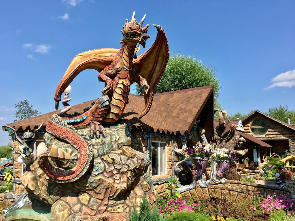 Сказочные драконы, витиеватые замки - это все Вихляндия