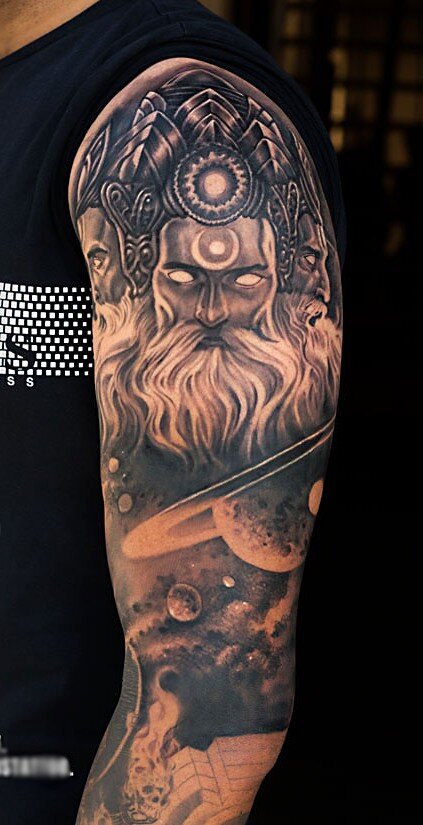 Татуировка лорда Брахмы от Санни Бханушали