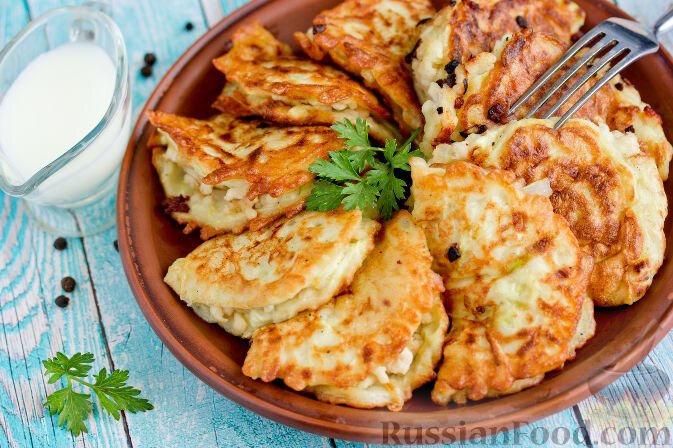 Пирог с кабачками, помидорами и сыром в духовке: рецепт - Лайфхакер