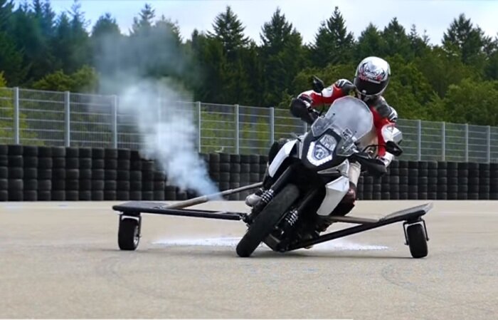 Испытания экспериментальной системы от Bosch. | Фото: youtube.com. 