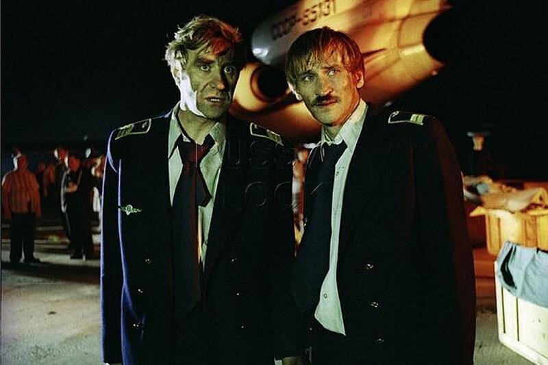 Анатолий Васильев и Леонид Филатов в фильме "Экипаж"