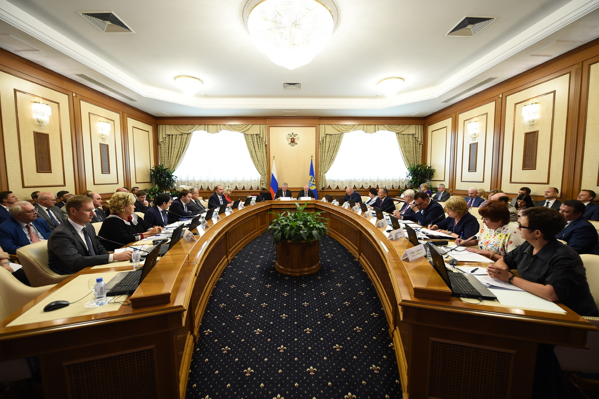 Счетная палата вся в работе