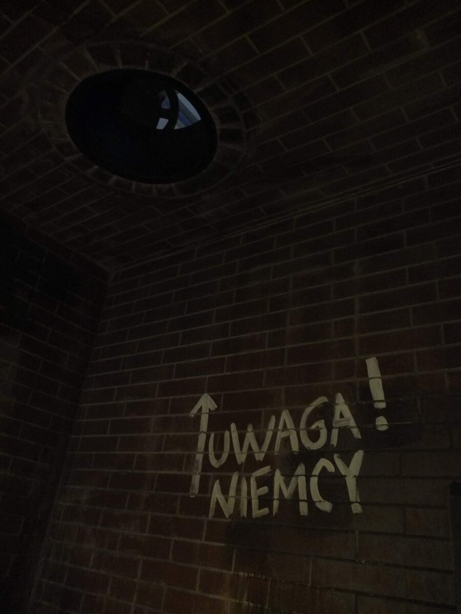 Репродукция канализационных тоннелей во время войны.