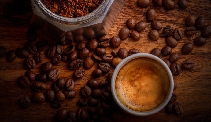 Кофе также содержит витамины группы В, марганец, калий, магний и фосфор.