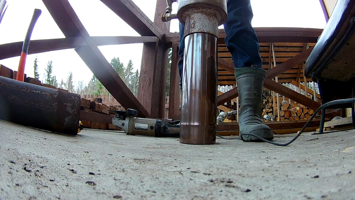 Отрезал нержавеющую трубу и установил её перед ПИФ Универсал. (Смотрите видео внизу.)