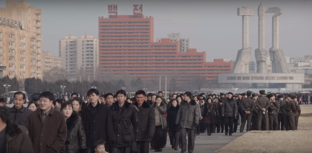 Как выглядят люди в Северной и Южной Корее? Сраниваю фото реальных корейцев из двух стран