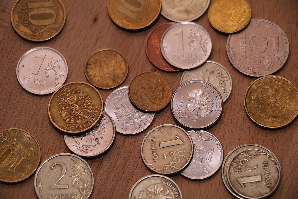 редкая монета под подушкой привлечет денежную удачу