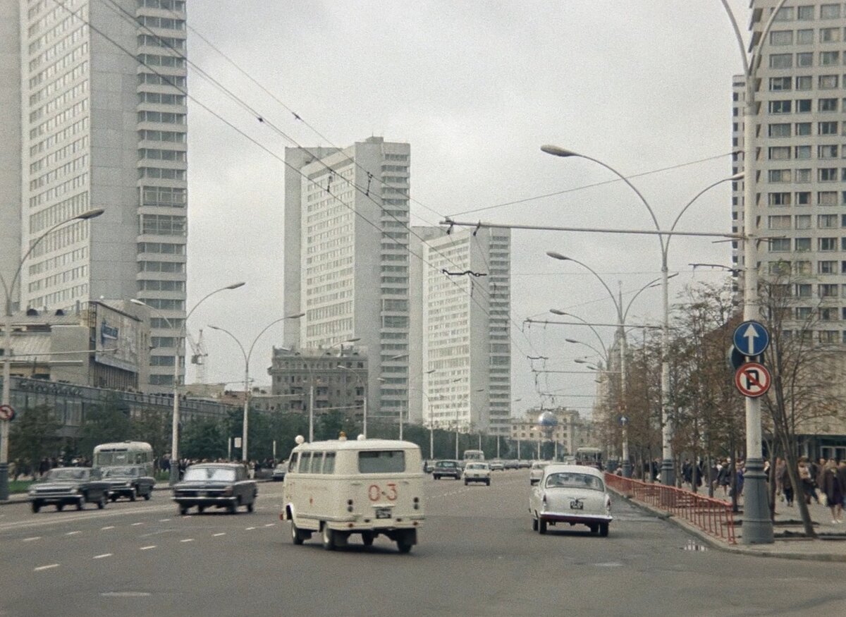 Где снимали профессию. Дом в котором снимали Иван Васильевич меняет профессию. Новый Арбат где снимали Иван Васильевич меняет. Храм в Москве в котором снимали Иван Васильевич меняет профессию. Место съемки Гайдая и Рязанова на карте.