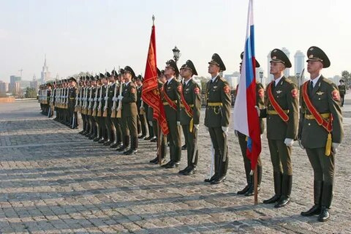 Российские воинские традиции. Рота почётного караула в Москве. Рота почётного караула в Санкт-Петербурге. Плесецк рота почетного караула. Ленинградская рота почетного караула.