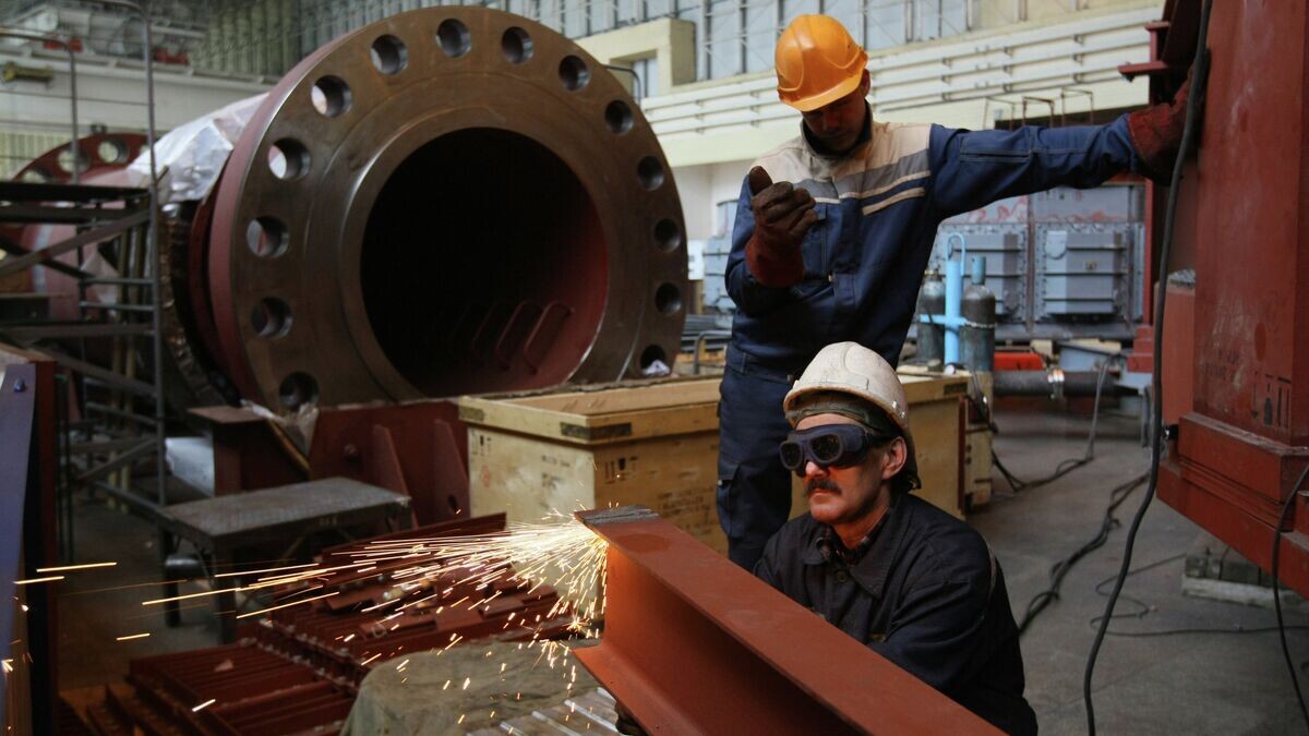    Работы по восстановлению Саяно-Шушенской ГЭС© РИА Новости / Александр Кряжев