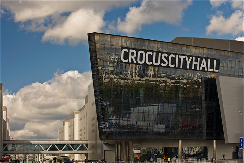 Тех ли взяли крокус сити. Крокус Сити Холл. Crocus City Hall Москва. Крокус Сити Холл Международная 20. Крокус Сити Холл Москва снаружи.