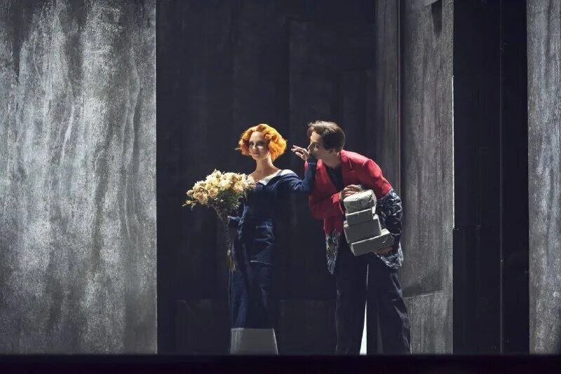 Сцены из спектакля «Маяковский»