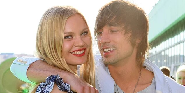 За их отношениями следила вся страна, Дима даже обещал жениться на Кулецкой, если победит в Евровидении. Долгожданный приз певец получил, но вот жениться на девушке что-то не спешил. Постепенно страсти вокруг романа поулеглись, пара рассталась. Позже модель призналась, что их с Димой отношения были лишь частью пиар компании.