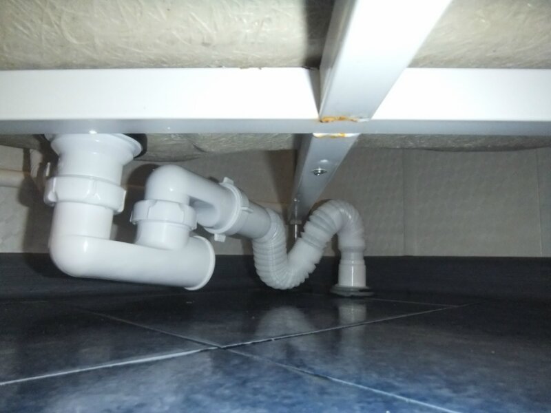 Вот так вот, дорогие мои, терпит он...