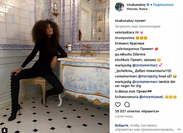 Для церемонии вручения премии BraVo Тина выбрала платье Alexander Terekhov