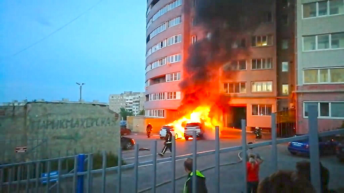 Круглое сгорел. Взрыв на нижней Дуброве. Сгорела сгорела квартира на нижней Дуброве во Владимире. Сгорел автомобиль на нижней Дуброве.