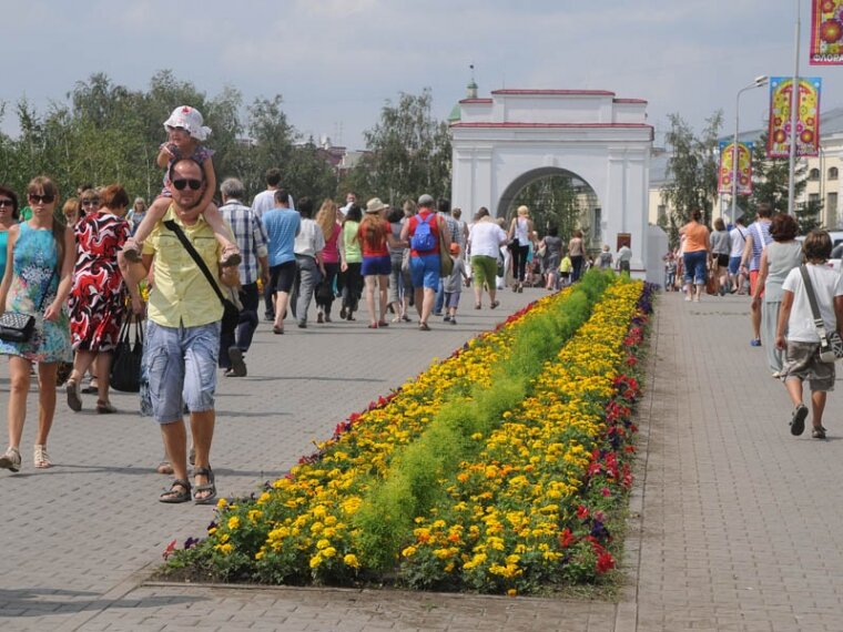 День омска. День города Омск. Население города Омска. Жители города Омск. Люди в городе Омске
