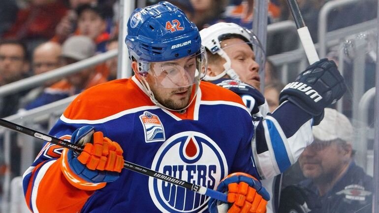 фото: https://www.sport-express.ru//hockey/nhl/reviews/anton-slepyshev-shayba-zastrevala-v-luzhah-v-konkah-hlyupala-voda-vse-hoteli-chtoby-etot-koshmar-zakonchilsya-1225909/