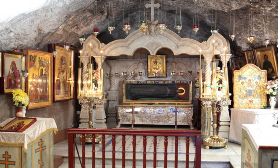 Рака с мощами преподобного Иова Почаевского