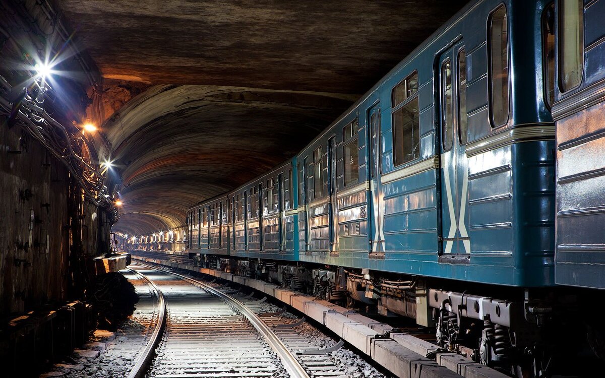 50 лет октября метро. Станция Бранево метрополитена. Заброшенные станции метро. Заброшенная станция метро в Екатеринбурге. Метро 1.