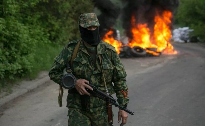 Это трагическая история об испытаниях, выпавших на долю молодого  человека и его семьи. Поломанные войной судьбы, ложь и предательство, отвага и героизм - только попав в экстремальные условия, человек осознаёт смысл всего этого...