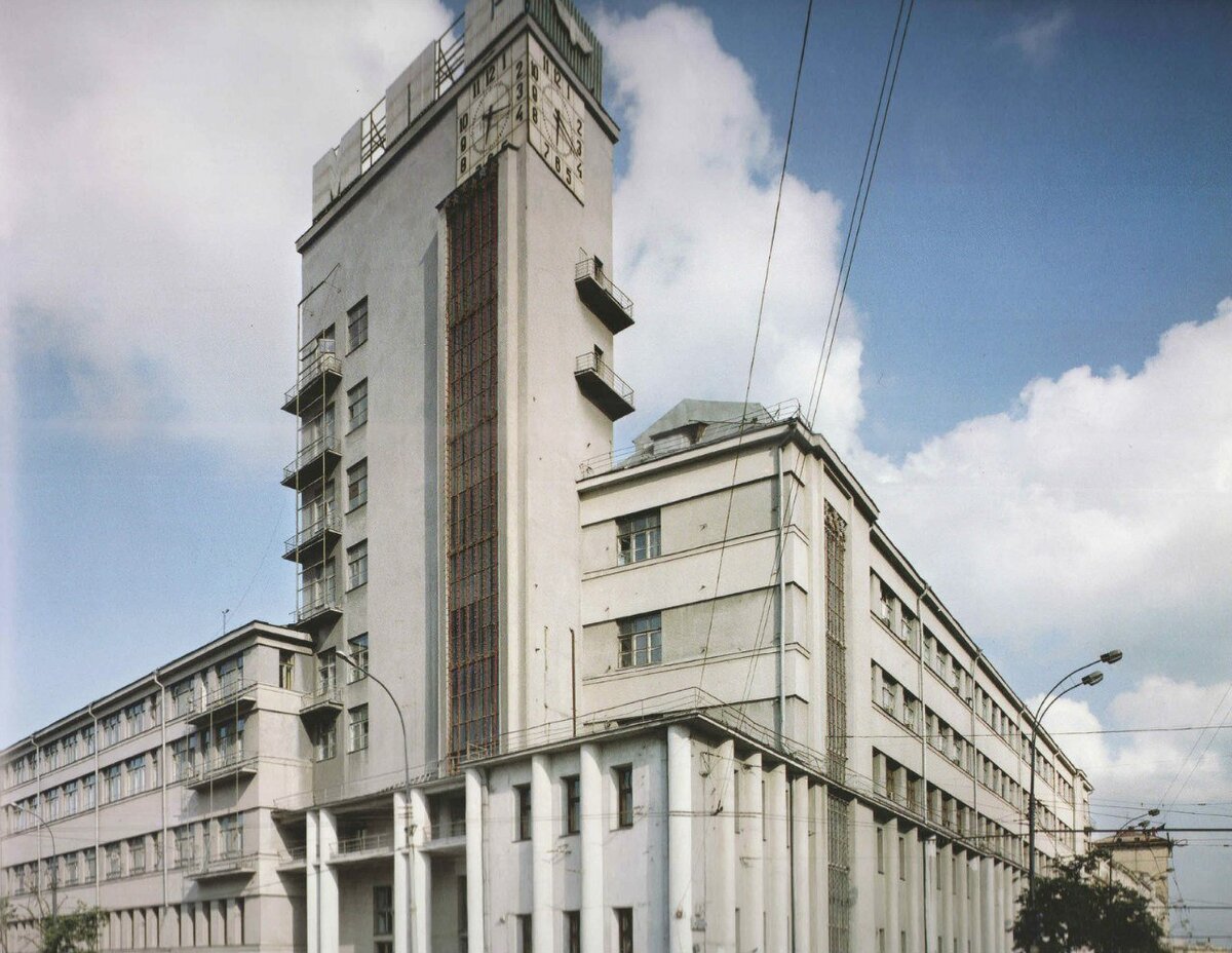 Дом паровоз в москве