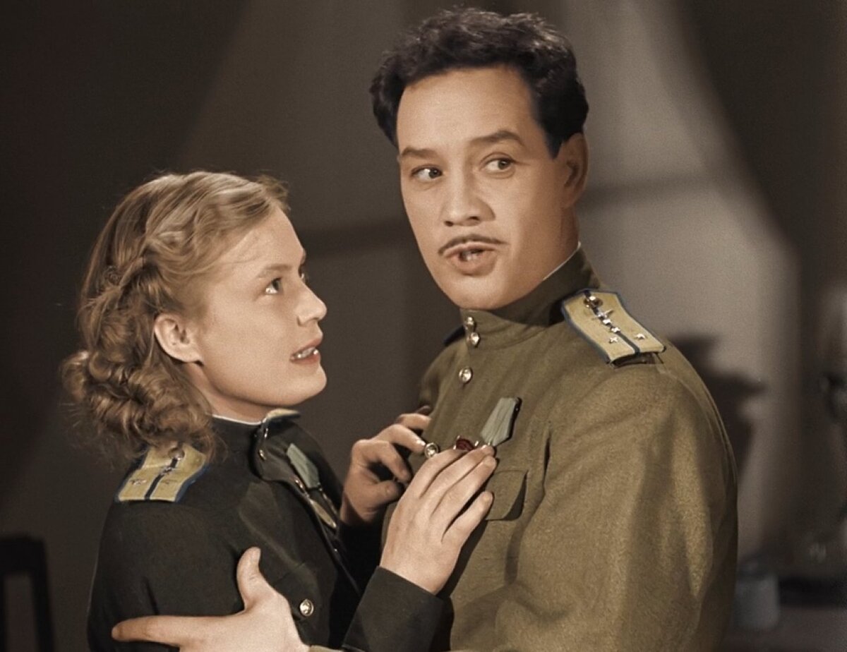 Василий Нещипленко в фильме "Небесный тихоход" 1945г. (источник фото: domkino.tv)