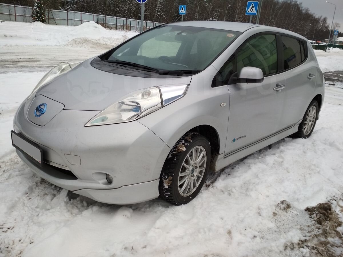 Nissan Leaf AZE0