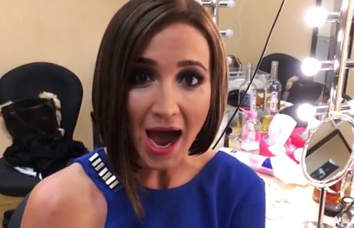 Ольга Бузова в гримерке перед выступлением