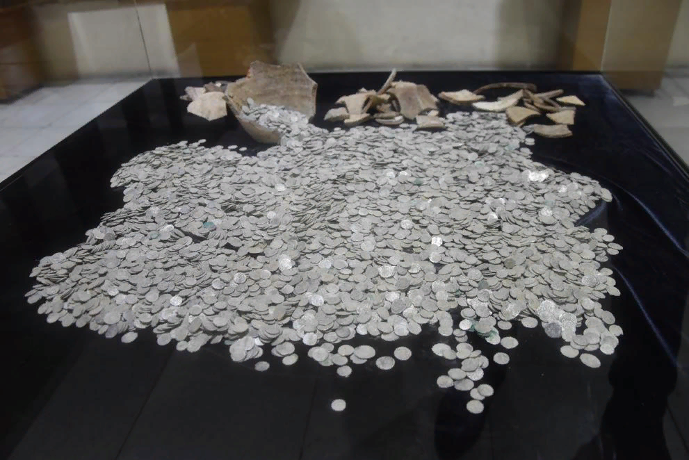 Найденные монеты.