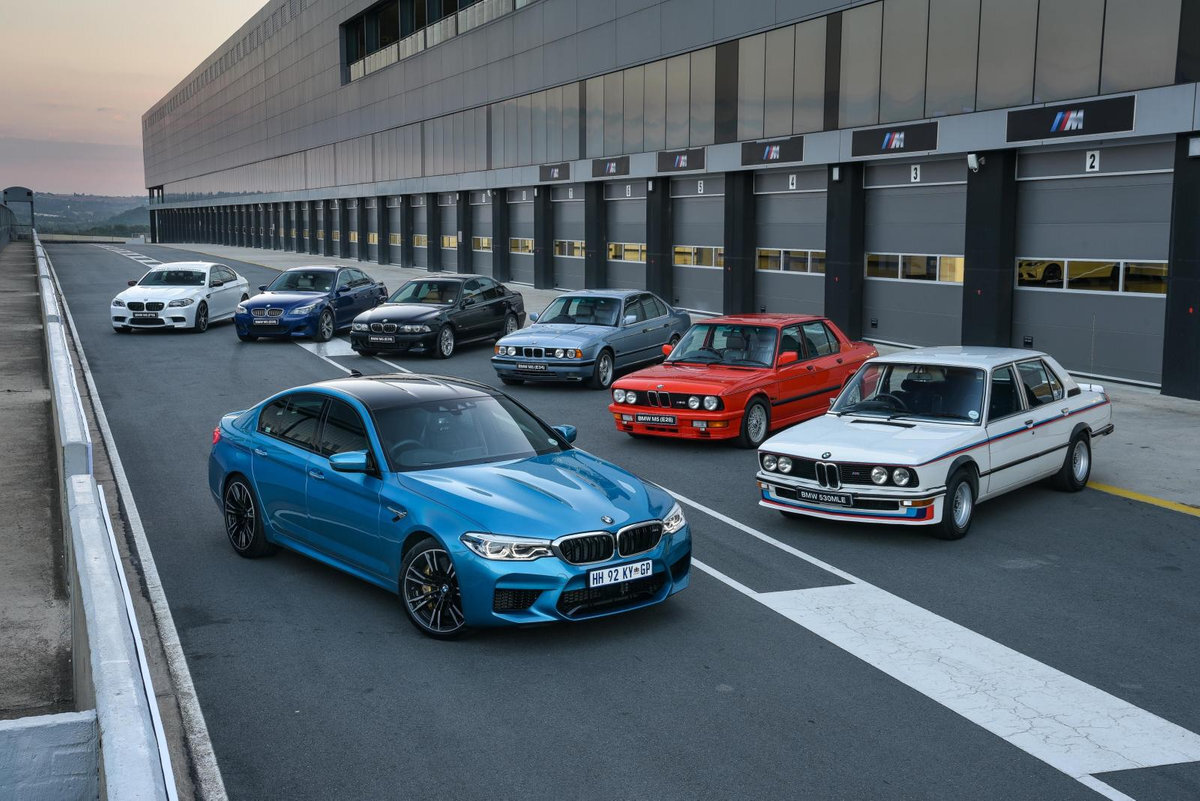 BMW m5 KS. Эволюция BMW m5. BMW m5 бирюзовая. BMW m3 поколения.