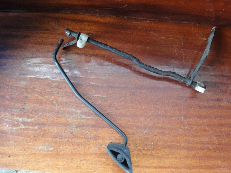 сломанная деталь