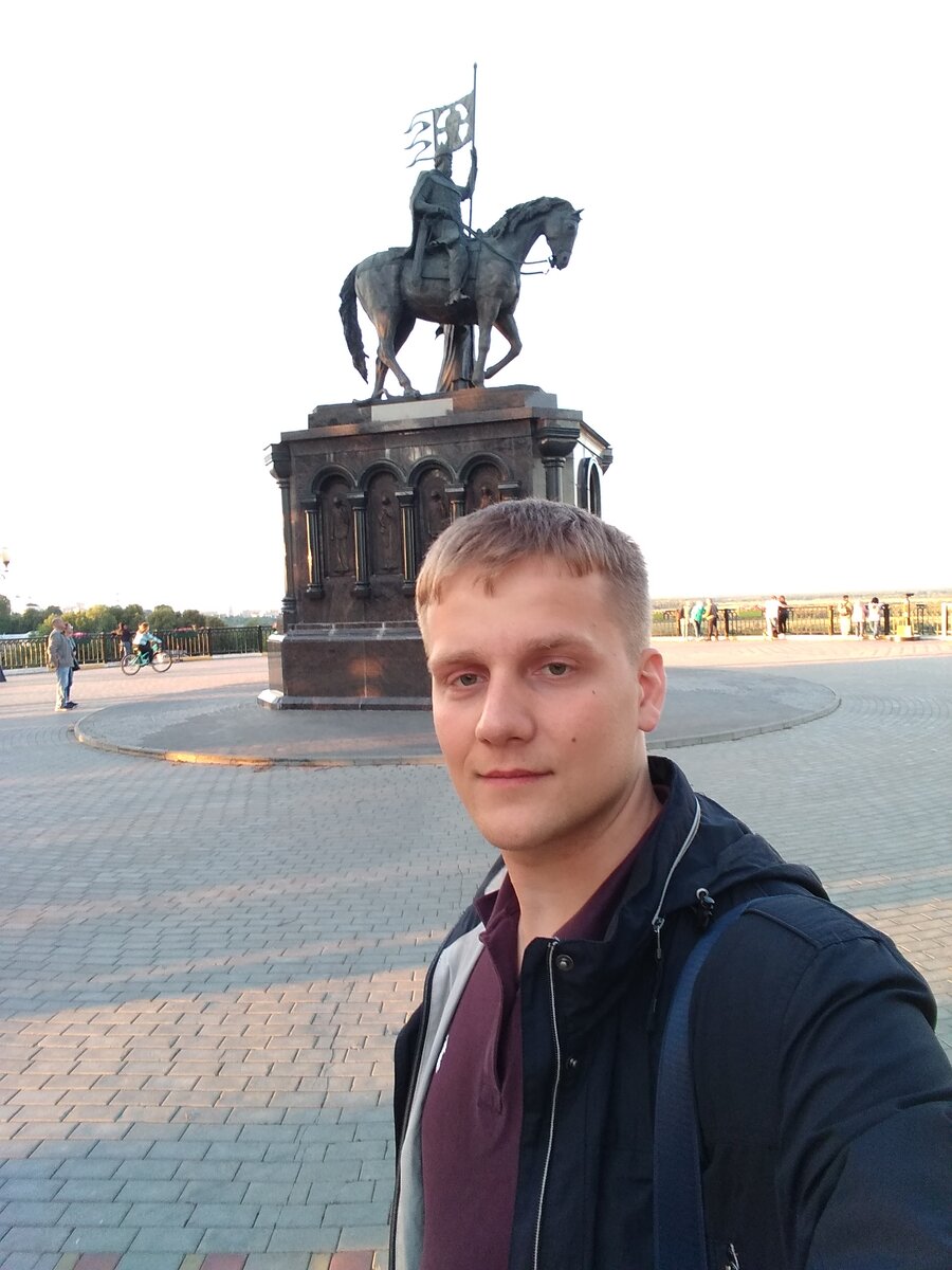 Во Владимире, за 200 км от Нижнего Новгорода. Памятник равноапостольному.