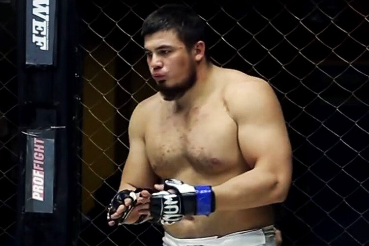  Мурод Хантураев. Кадр видеозаписи из YouTube-канала MMA Uzbekistan 
