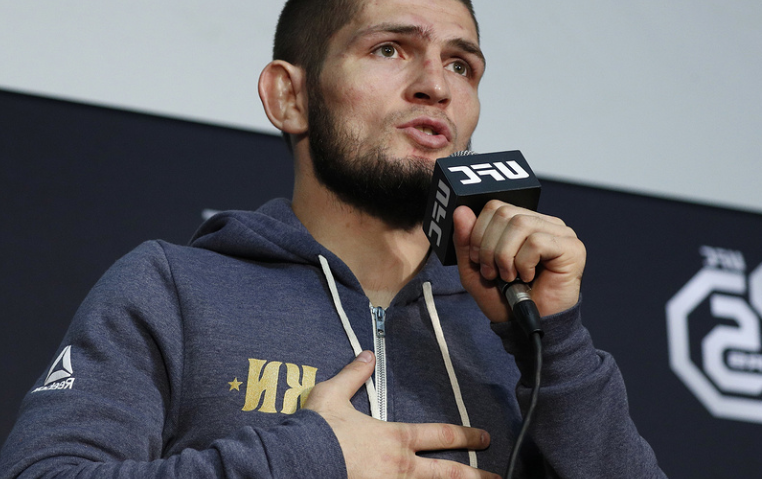 Хабиб Нурмагомедов на конференции UFC.