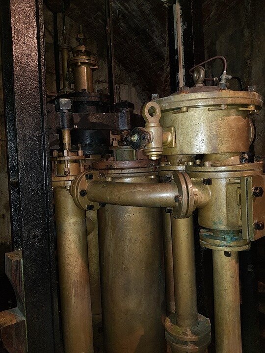 https://pixabay.com/photos/old-saline-water-pump-metal-2920506/