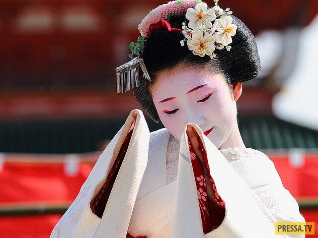 Что же скрывается за этой таинственной улыбкой?