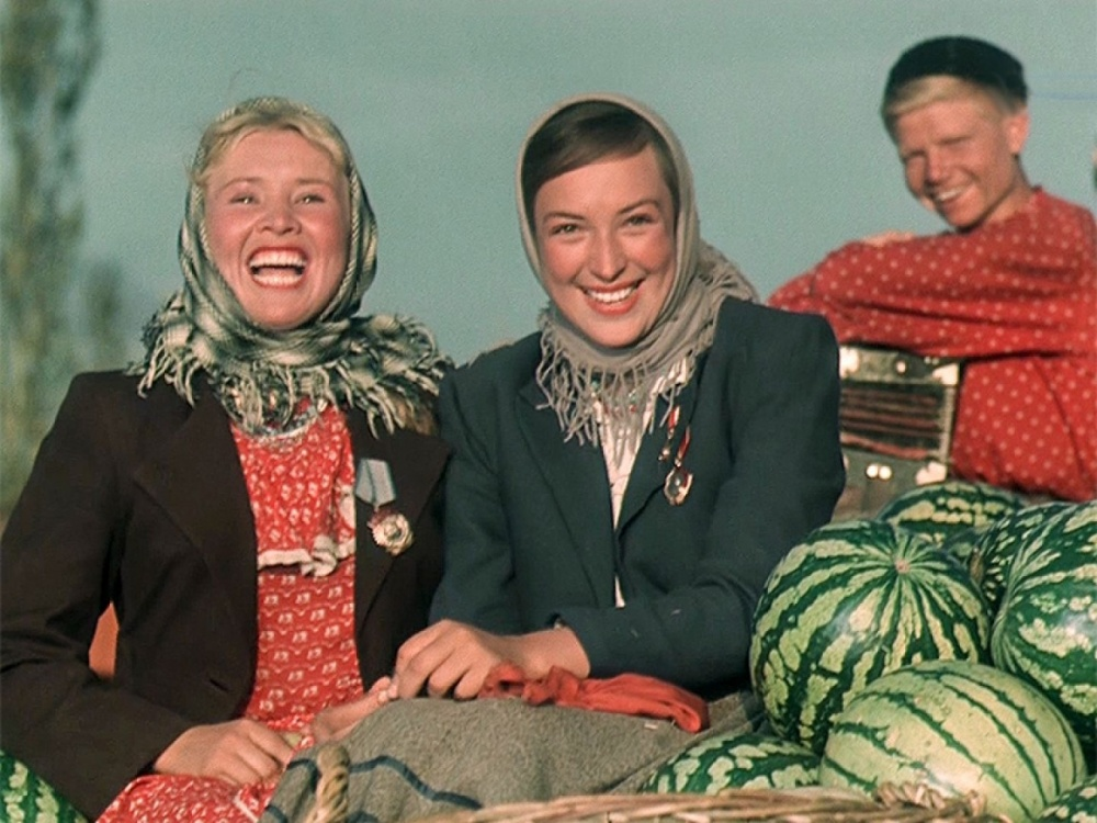 Кадры из фильма "Кубанские казаки"